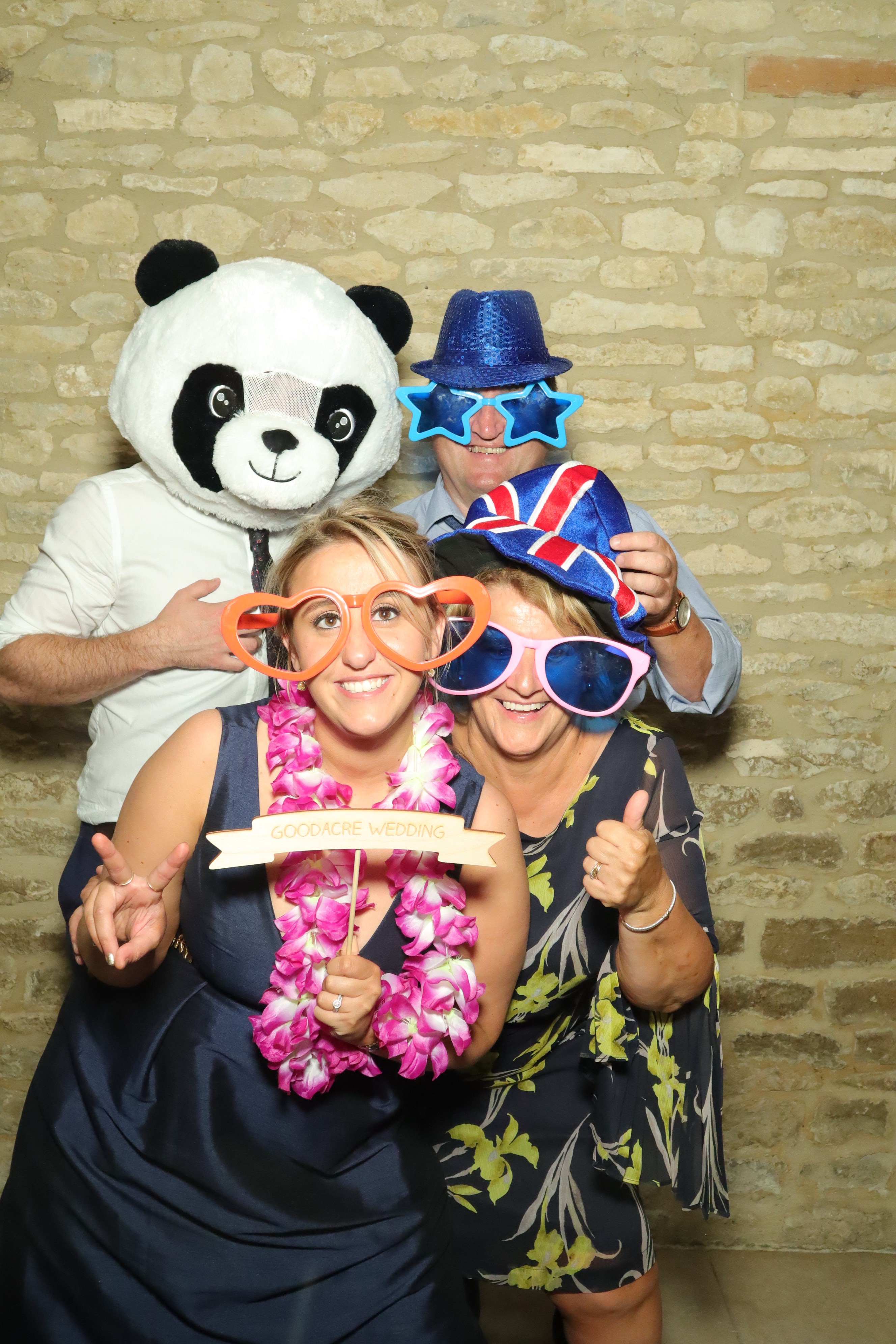 Natalie & Jack’s Wedding | View more photos from the event at gallery.myphotoboothexperience.co.uk/u/MyPhotoBoothExperienceLtd/Natalie-Jack’s-Wedding